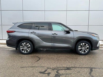 2020 Toyota Highlander Hybrid XLE AWD