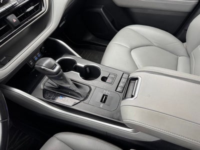 2022 Toyota Highlander Hybrid XLE AWD