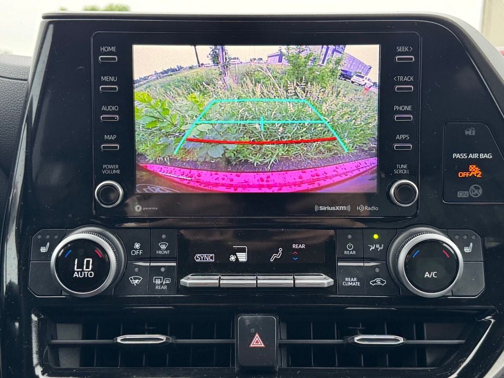 2022 Toyota Highlander Hybrid XLE AWD