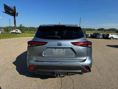 2022 Toyota Highlander Hybrid XLE AWD