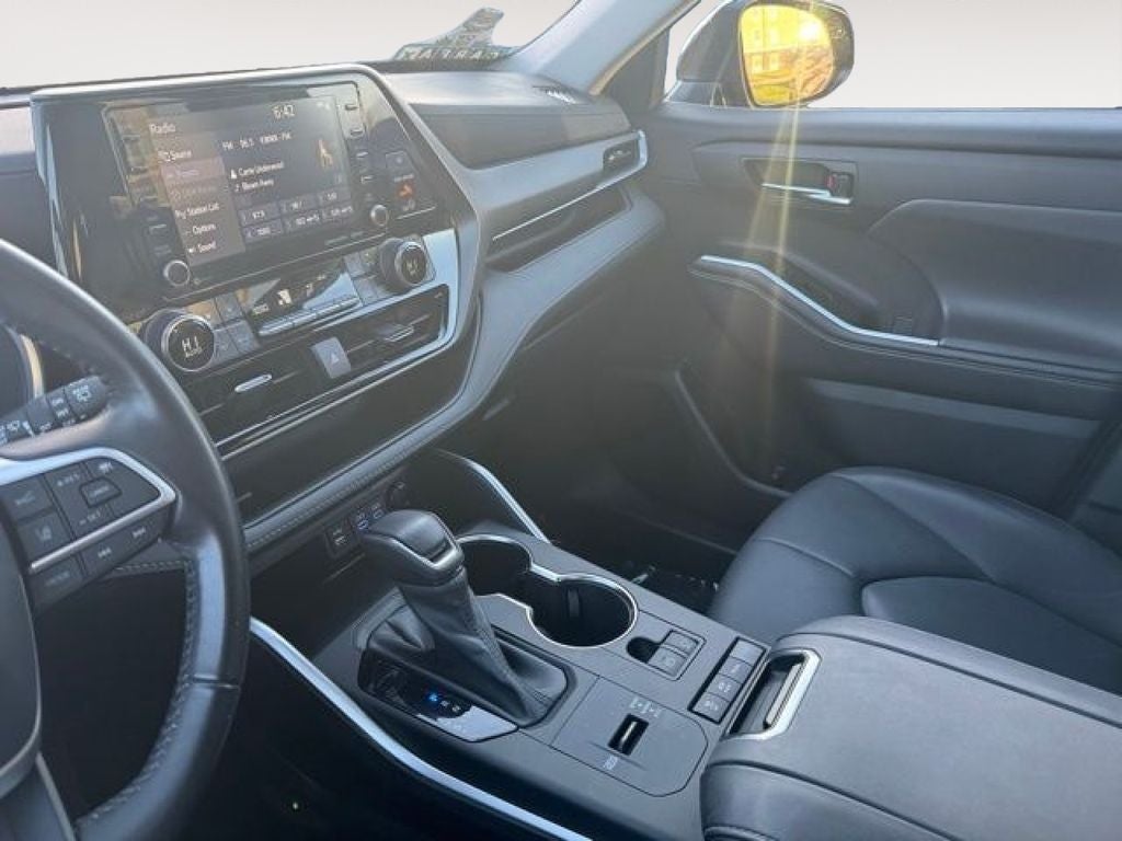 2022 Toyota Highlander Hybrid XLE AWD