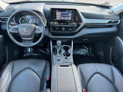 2022 Toyota Highlander Hybrid XLE AWD