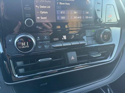 2022 Toyota Highlander Hybrid XLE AWD