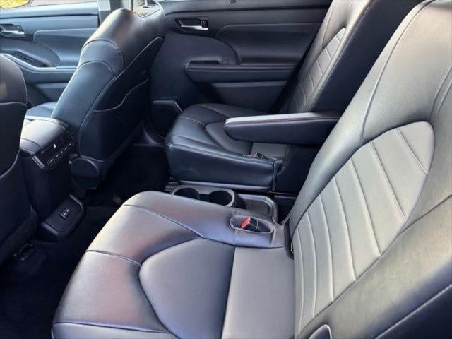 2022 Toyota Highlander Hybrid XLE AWD