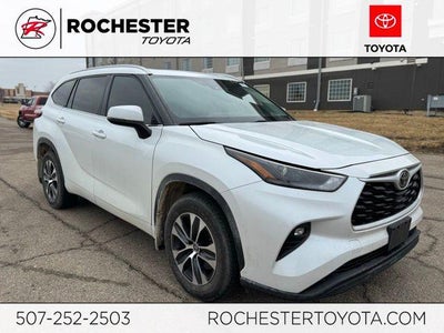 2022 Toyota Highlander XLE AWD