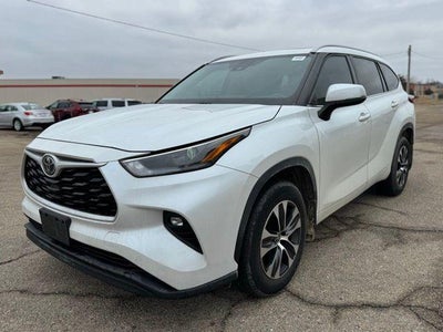 2022 Toyota Highlander XLE AWD