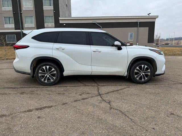 2022 Toyota Highlander XLE AWD