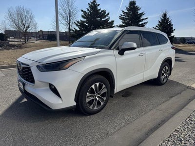 2022 Toyota Highlander XLE AWD
