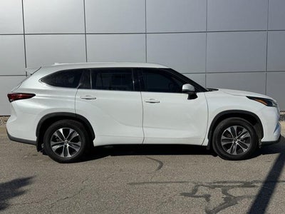 2022 Toyota Highlander XLE AWD