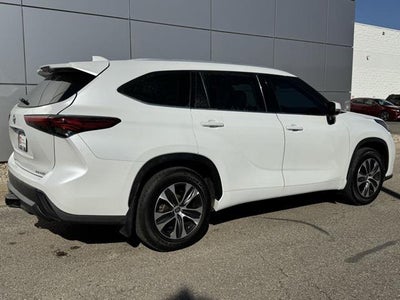 2022 Toyota Highlander XLE AWD