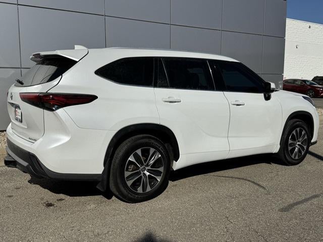 2022 Toyota Highlander XLE AWD