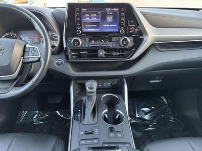 2022 Toyota Highlander XLE AWD
