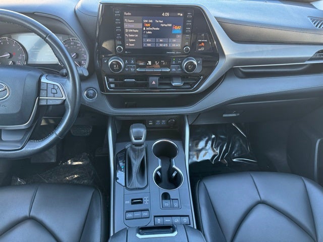 2022 Toyota Highlander XLE AWD