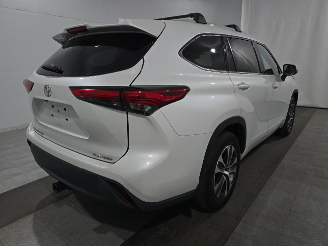 2022 Toyota Highlander XLE AWD