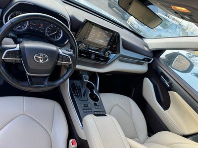 2022 Toyota Highlander XLE AWD