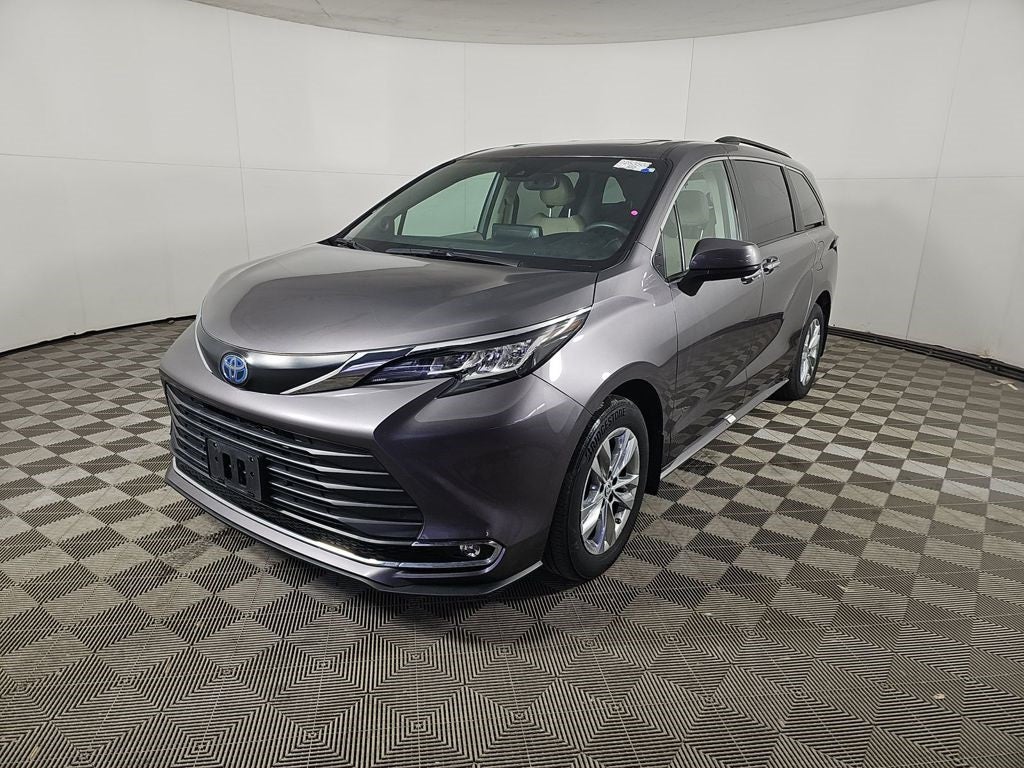 2023 Toyota Sienna XLE 7 Passenger