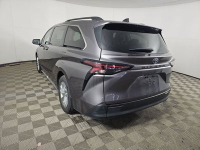 2023 Toyota Sienna XLE 7 Passenger
