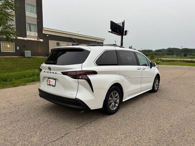 2025 Toyota Sienna XLE 7 Passenger