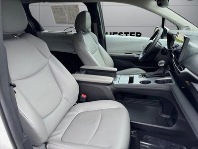 2025 Toyota Sienna XLE 7 Passenger