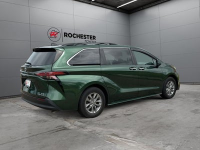 2022 Toyota Sienna XLE 7 Passenger