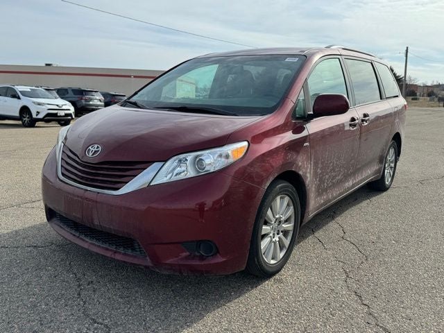 2017 Toyota Sienna LE 7 Passenger