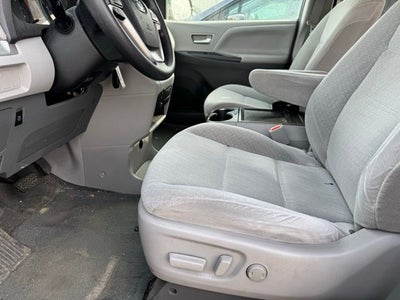 2017 Toyota Sienna LE 7 Passenger
