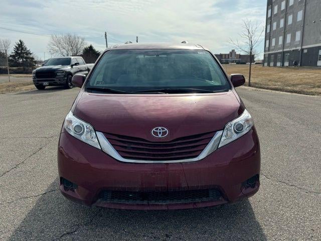 2017 Toyota Sienna LE 7 Passenger