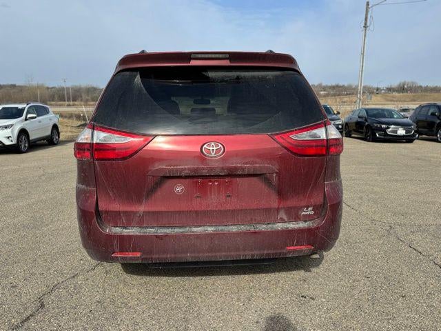 2017 Toyota Sienna LE 7 Passenger