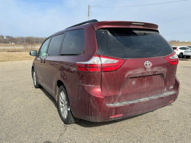 2017 Toyota Sienna LE 7 Passenger