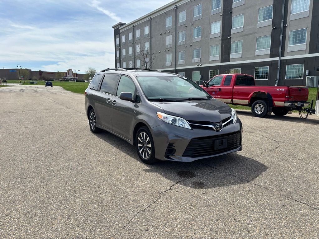 2019 Toyota Sienna LE 7 Passenger