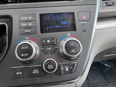 2019 Toyota Sienna LE 7 Passenger