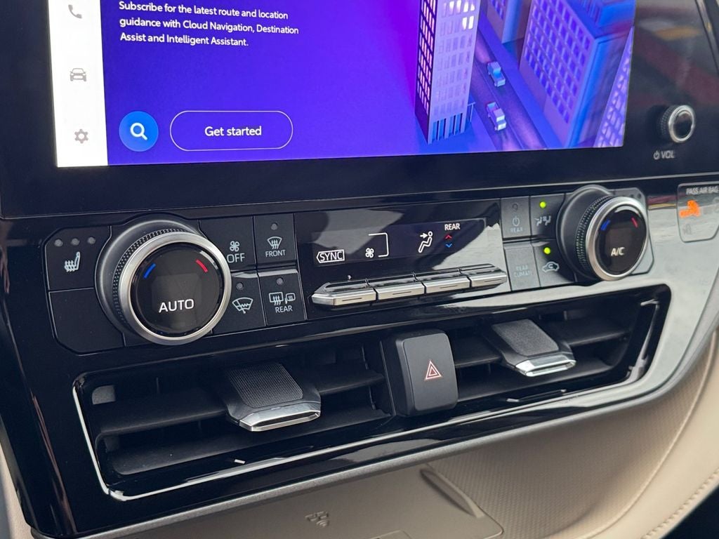 2025 Toyota Highlander Hybrid XLE AWD