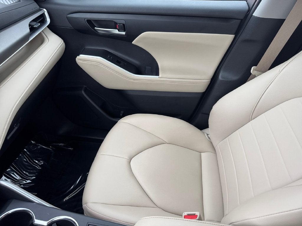 2025 Toyota Highlander Hybrid XLE AWD