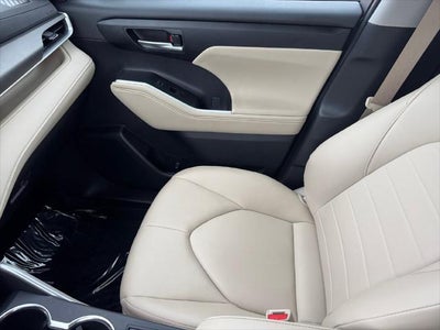 2025 Toyota Highlander Hybrid XLE AWD