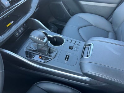 2025 Toyota Highlander Hybrid XLE AWD