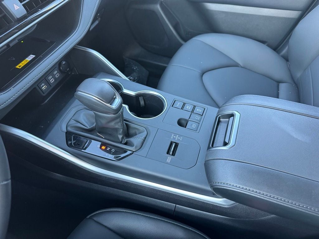2025 Toyota Highlander Hybrid XLE AWD