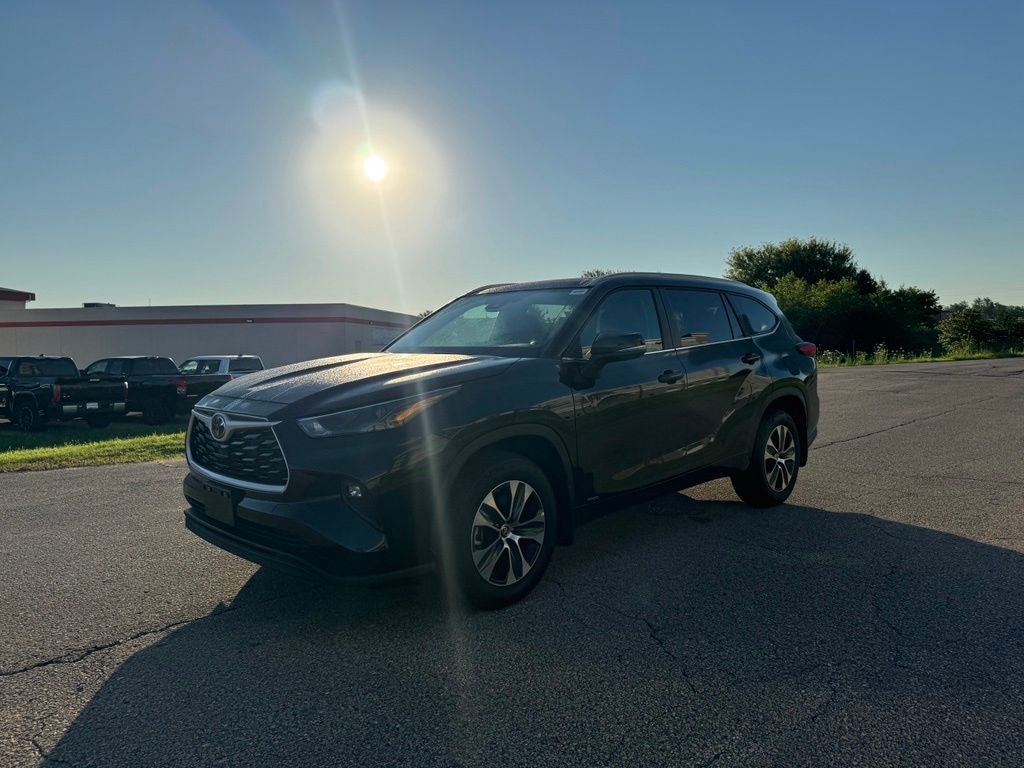 2025 Toyota Highlander Hybrid XLE AWD