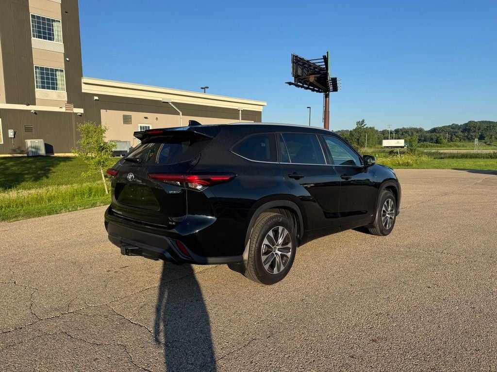 2025 Toyota Highlander Hybrid XLE AWD