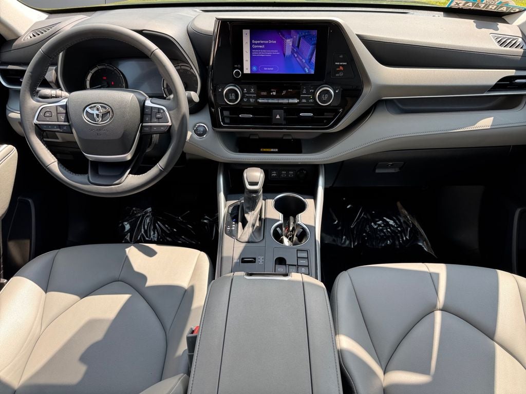 2023 Toyota Highlander XLE FWD