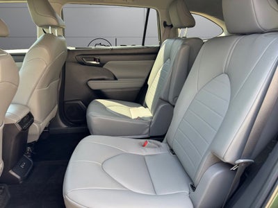 2023 Toyota Highlander XLE FWD