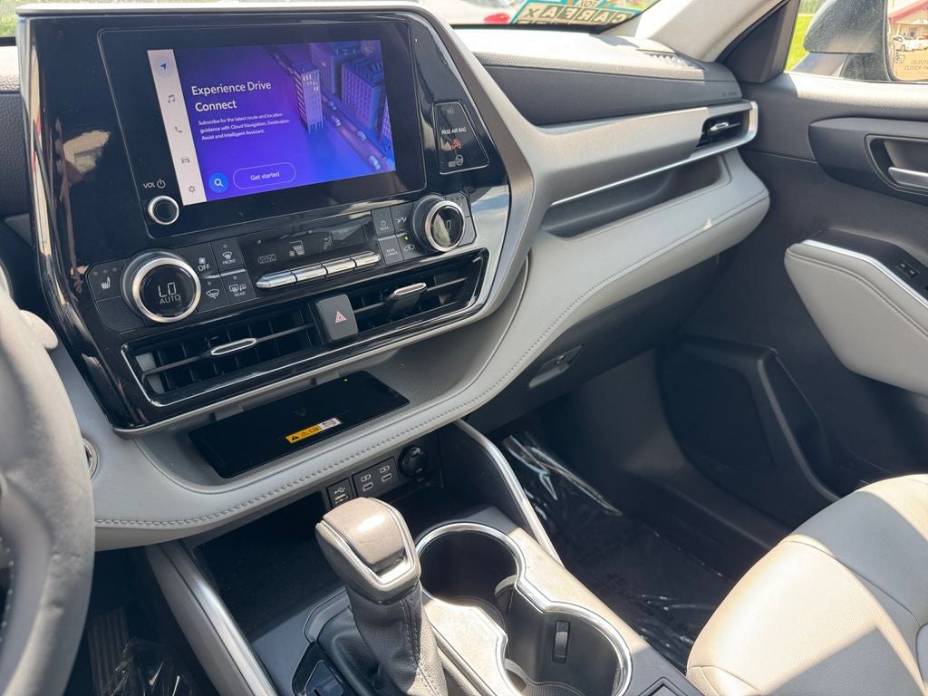 2023 Toyota Highlander XLE FWD