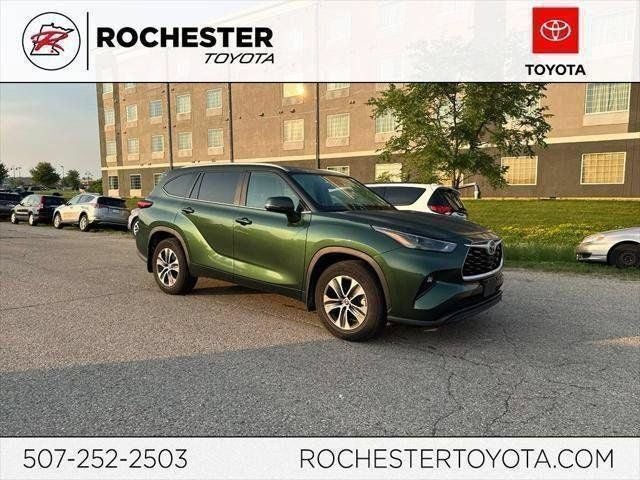 2023 Toyota Highlander XLE FWD
