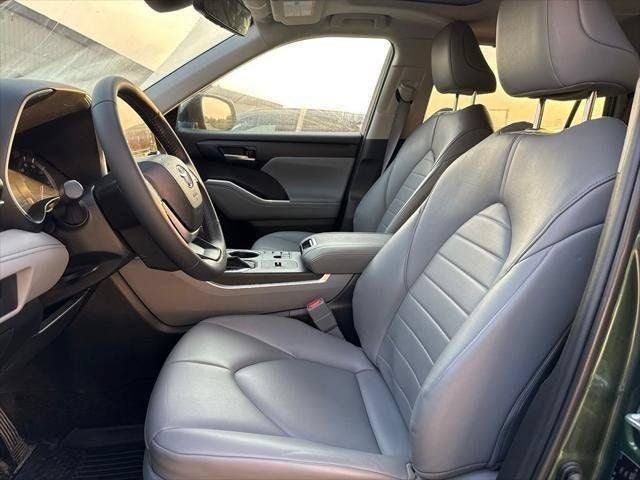 2023 Toyota Highlander XLE FWD