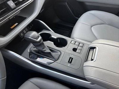 2023 Toyota Highlander XLE FWD