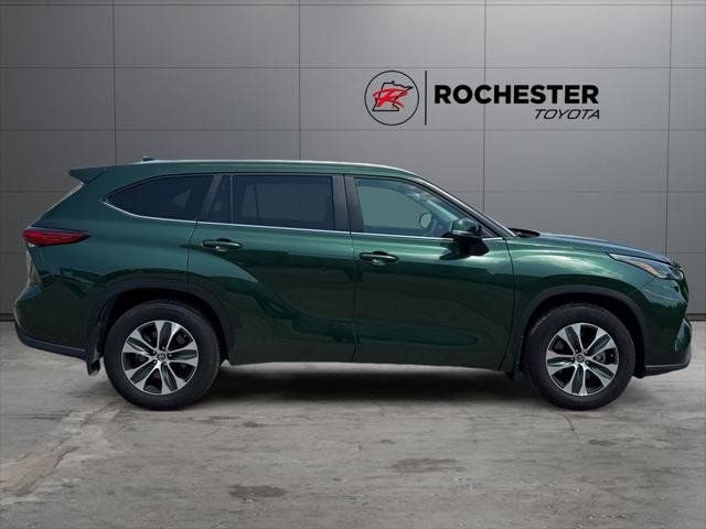 2023 Toyota Highlander XLE FWD