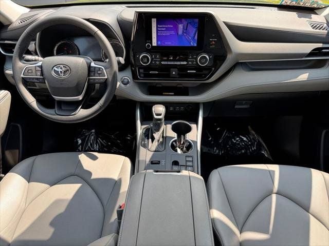 2023 Toyota Highlander XLE FWD
