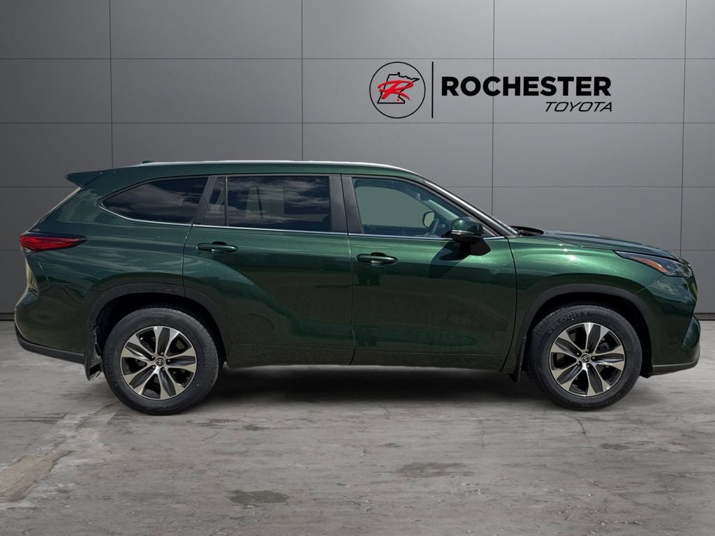 2023 Toyota Highlander XLE FWD