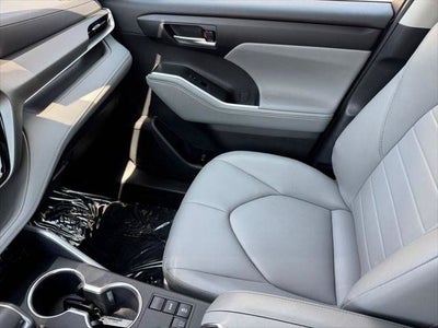 2023 Toyota Highlander XLE FWD