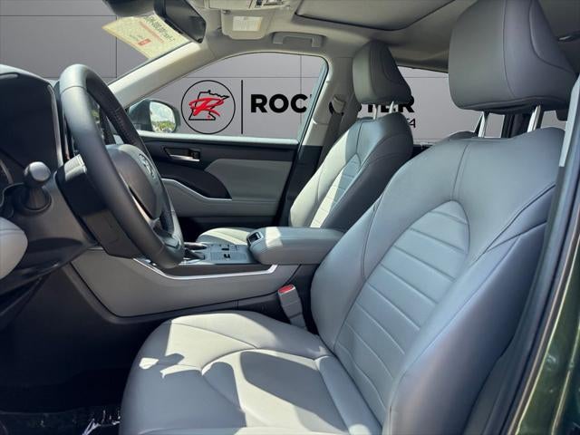 2023 Toyota Highlander XLE FWD