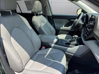 2023 Toyota Highlander XLE FWD